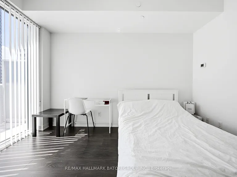 100 Harbour St #4611 — Photo 8