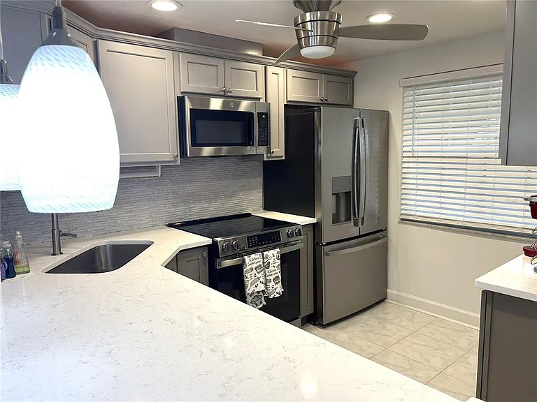 4211 Stratford Dr #4211 — Photo 5