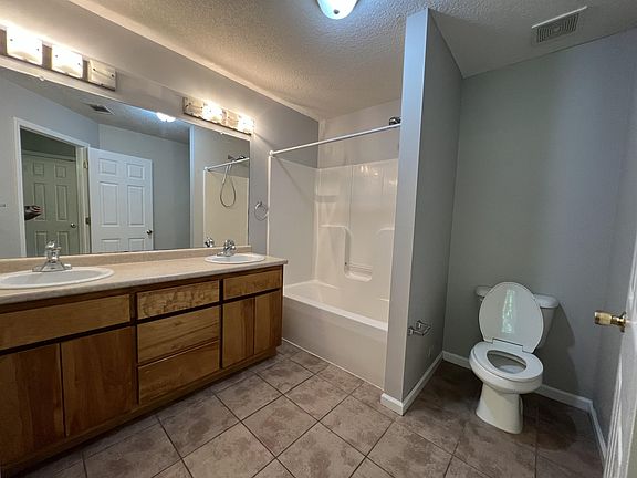 5th image of 49 Webb Ct NE