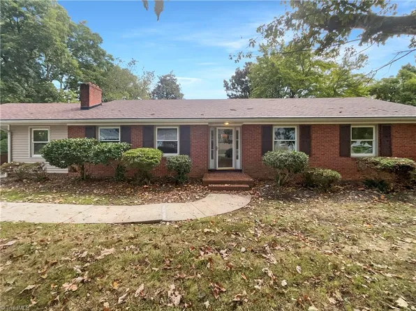 4601 Oak Ridge Dr, Winston Salem, NC 27105