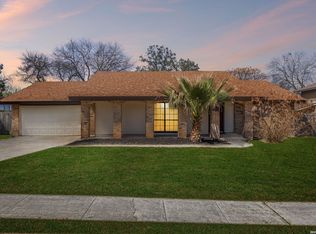 8415 delphian, Universal City, TX 78148