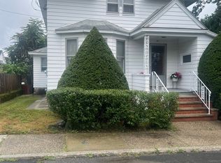 33 Dewey St, Methuen, MA 01844