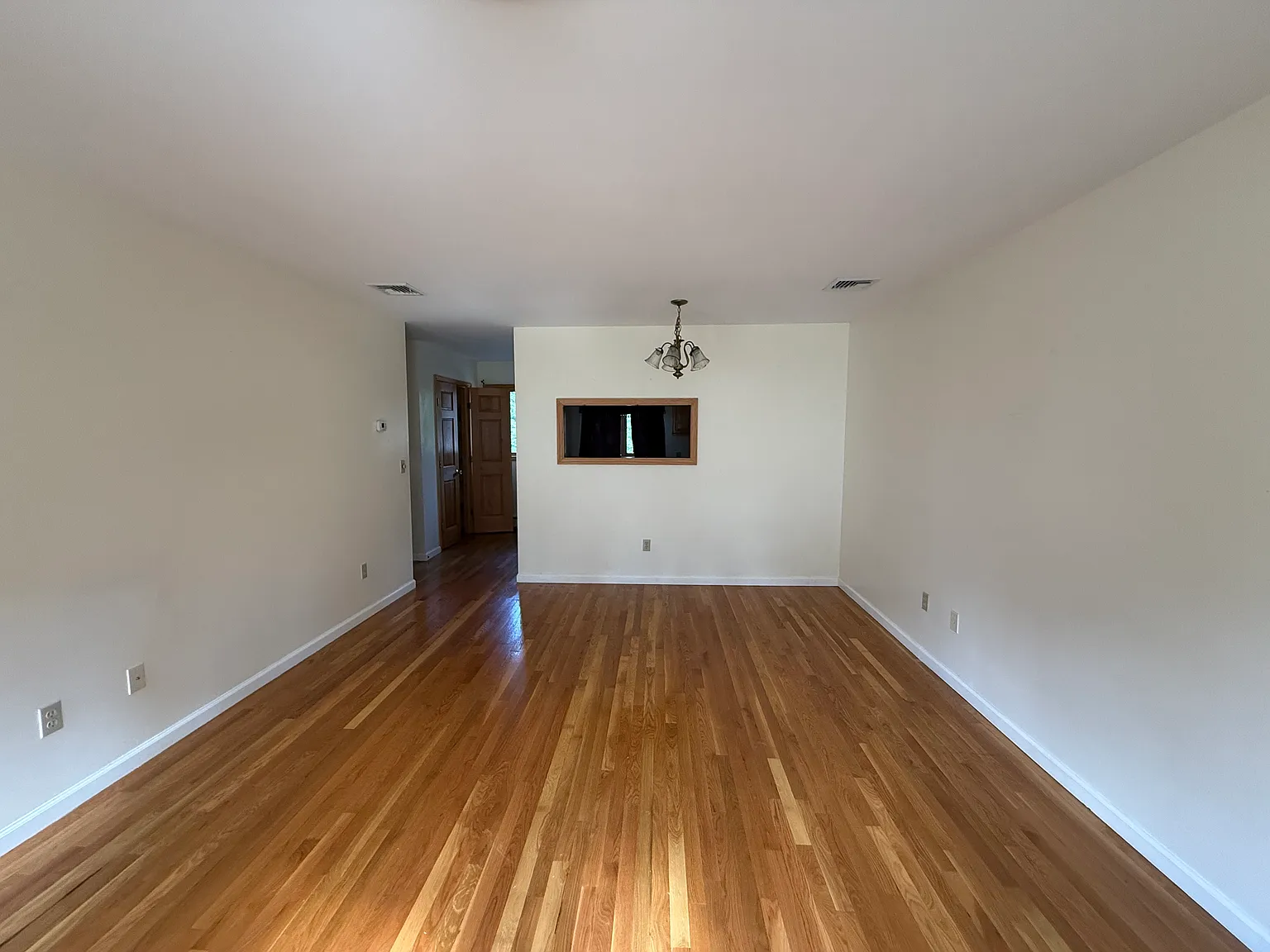 2 bed, 950 sqft, $2,000 — Photo 3