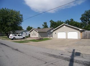 609 N Washington St, Marion, IL 62959