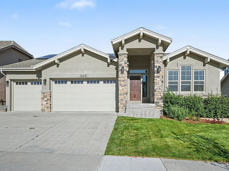 10227 Kentwood Dr