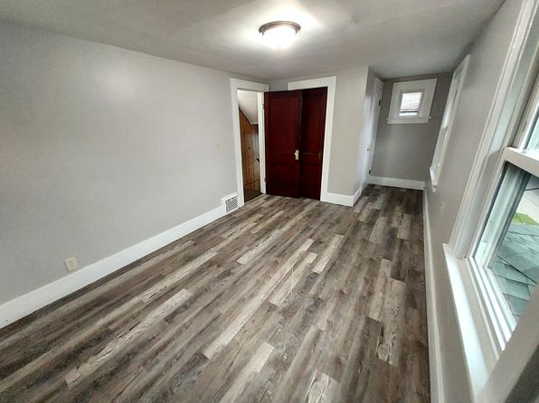 69 Angle St