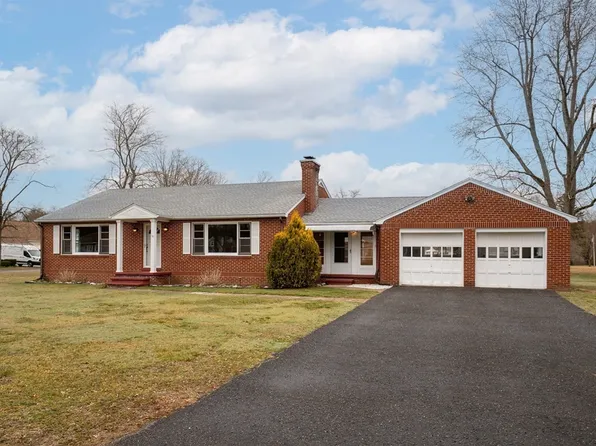 12 Wilbraview Dr, Wilbraham, MA 01095