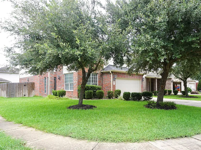 2522 Oakthorn Ct — Photo 3