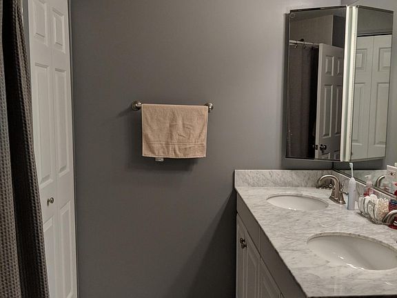 4th image of 1113 W Lill Ave #1EG
