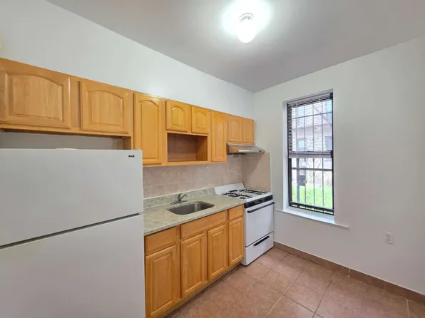 1955 E 17th St #1R, Brooklyn, NY 11229