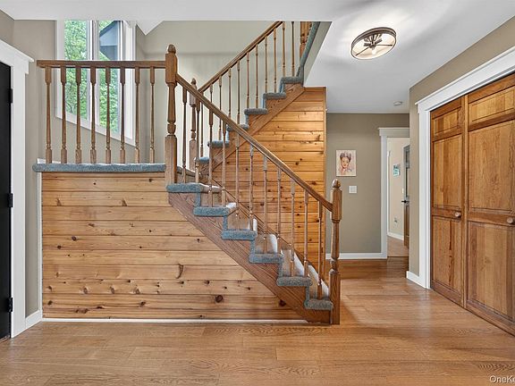 5th image of 233 Hill Road