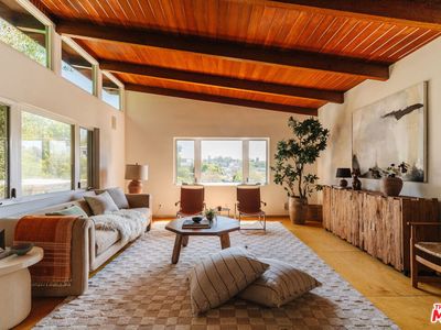 3835 Clayton Ave, Los Angeles, CA, 90027