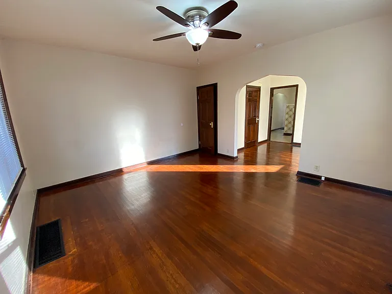 1203 Evison St — Photo 4
