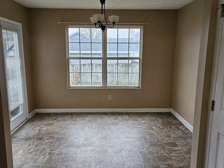 2144 Curtiswood Dr — Photo 11
