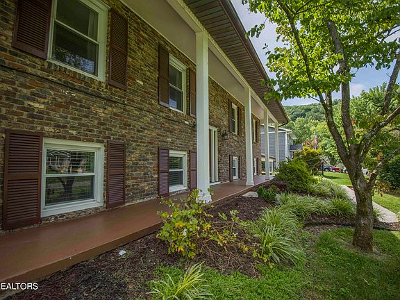5th image of 628 Woodland Dr