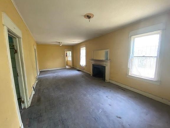 3rd image of 2721 N Allis St