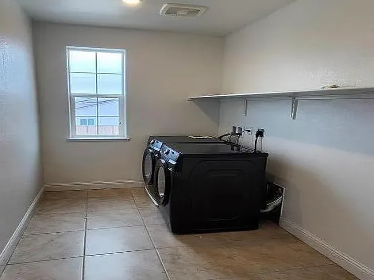 1490 Spanish Oak Ave — Photo 23