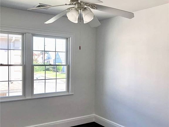 5th image of 105 Charles St Floor 2