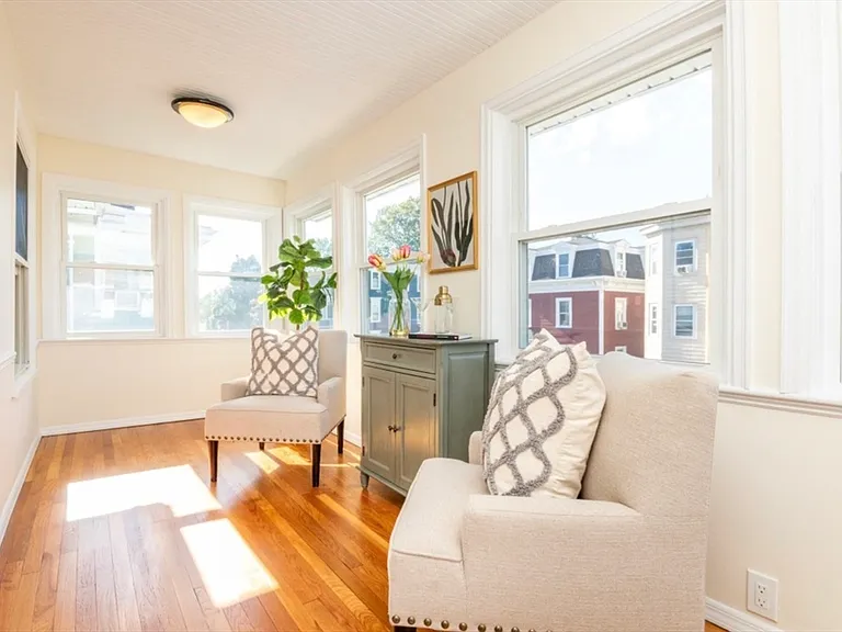33 Pierce Ave #2 — Photo 14