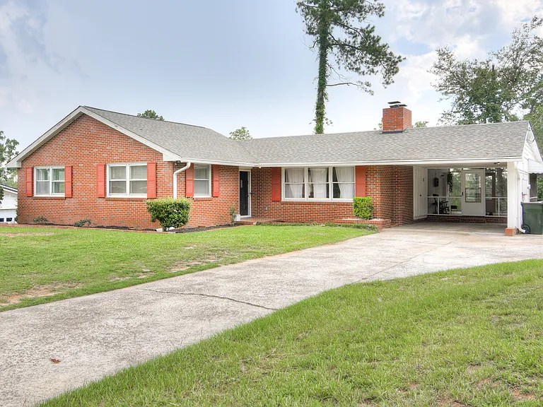 822 W Woodlawn Ave — Photo 2