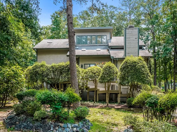 737 Pinehurst Dr, Chapel Hill, NC 27517