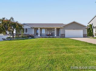 7395 Alycia Dr, Hudsonville, MI 49426