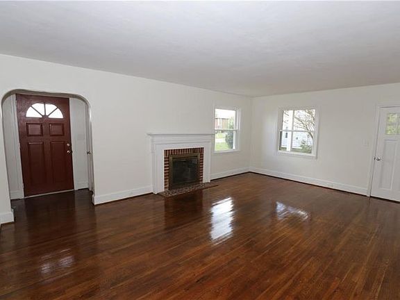 2nd image of 319 W Broad St