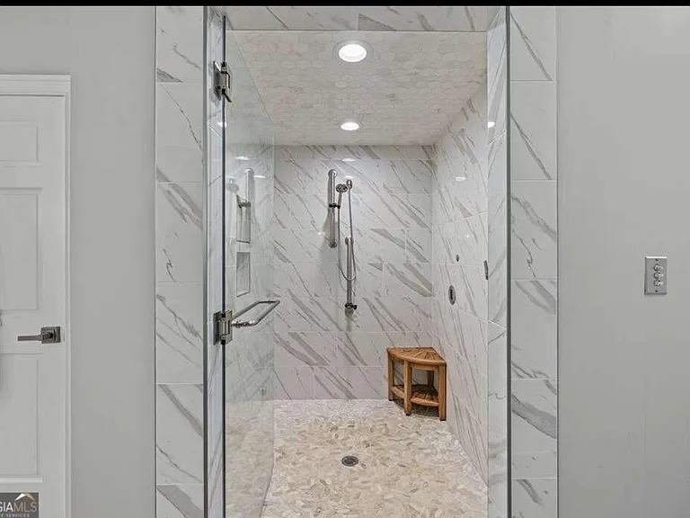 2090 N Jefferson St NE — Photo 10