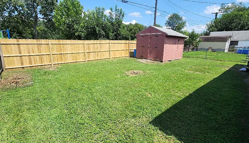 4 bed, 1128 sqft, $2,100 — Photo 2