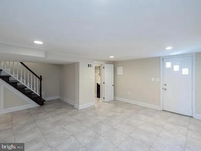 465 Luray Pl NW — Photo 13