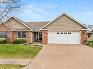 206 Brookview Ln, Durant, IA