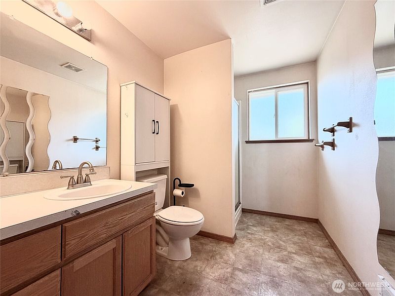 3rd image of 142 Gassman Road
