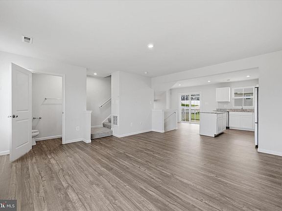 3rd image of 56 Norcross Ct