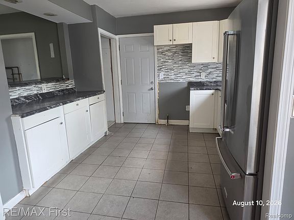 4th image of 6752 Meadow Ave