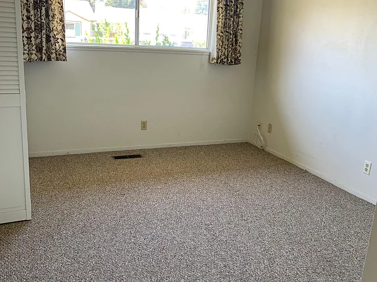 968 San Francisco Way — Photo 8