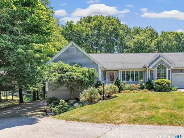 435 Navajo Loop #435, Shelton, CT 06484