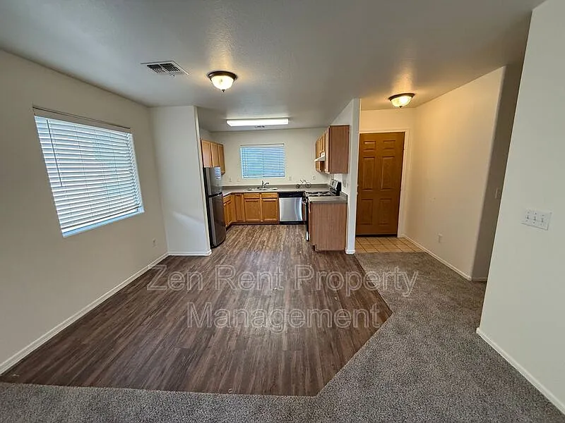 3 bed, 2.0 bath, 1266 sqft, $1,575 — Photo 3
