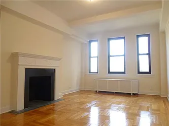 Rented by Siderow Residential Group