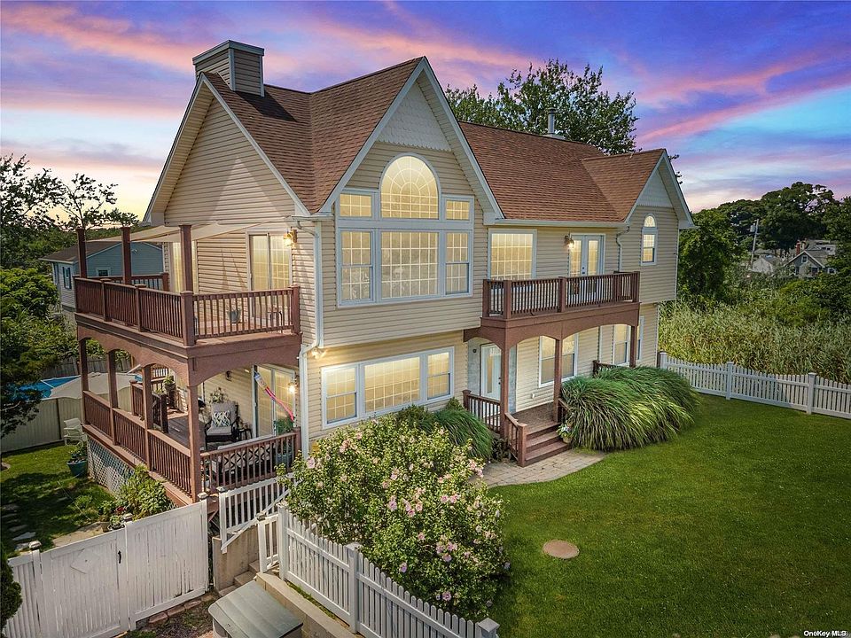 1st image of 26 Manhasset Drive