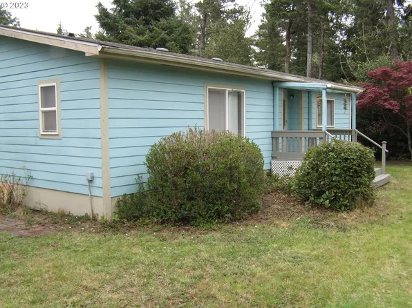 27516 O St, Ocean Park, WA 98640