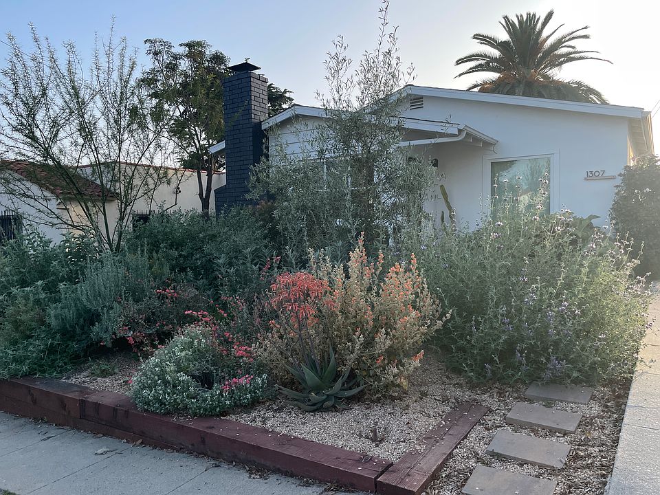 1st image of 1307 N Avenue 56 #1307