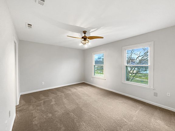 4th image of 127 Stokes Dr
