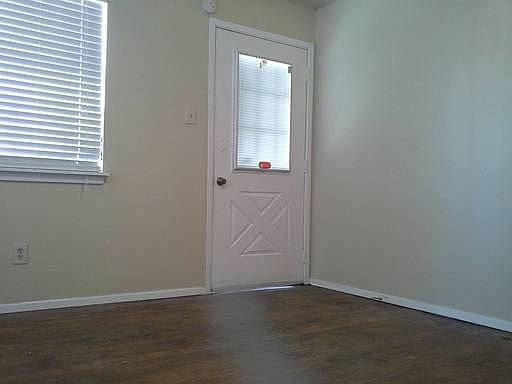 5th image of 820 E Euclid Ave