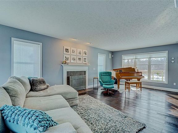 4th image of 61 James Moore Cir