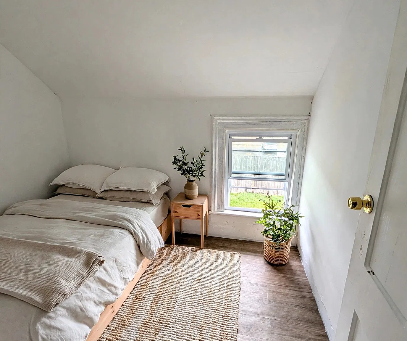 2 bed, $1,200 — Photo 2