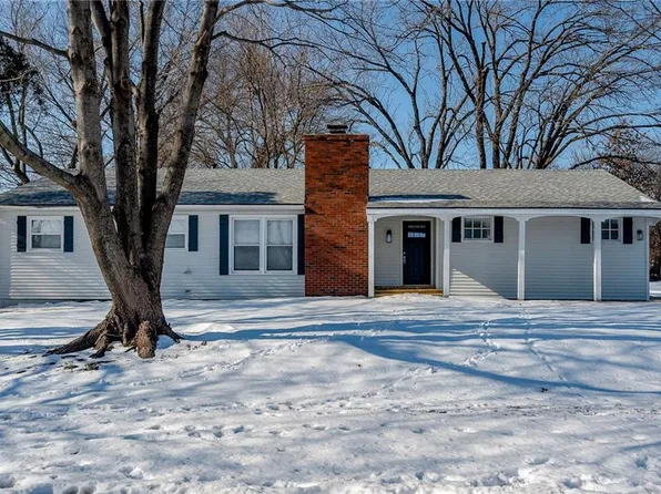 2103 Kingston Dr, Lawrence, KS 66049