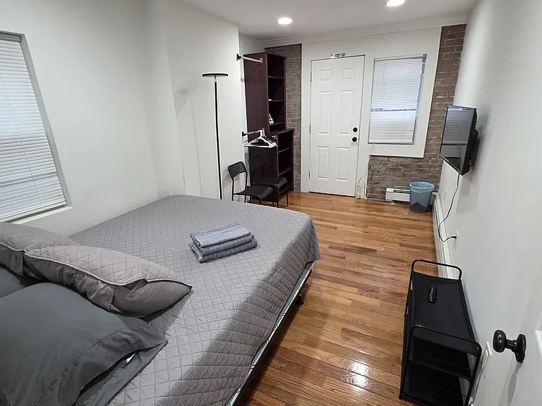 4315 Newkirk Ave — Photo 4