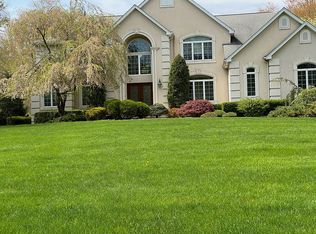 5 Cutler Ct, Suffern, NY 10901