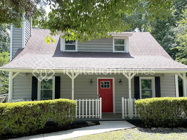 124 Plaza Dr — Photo 1