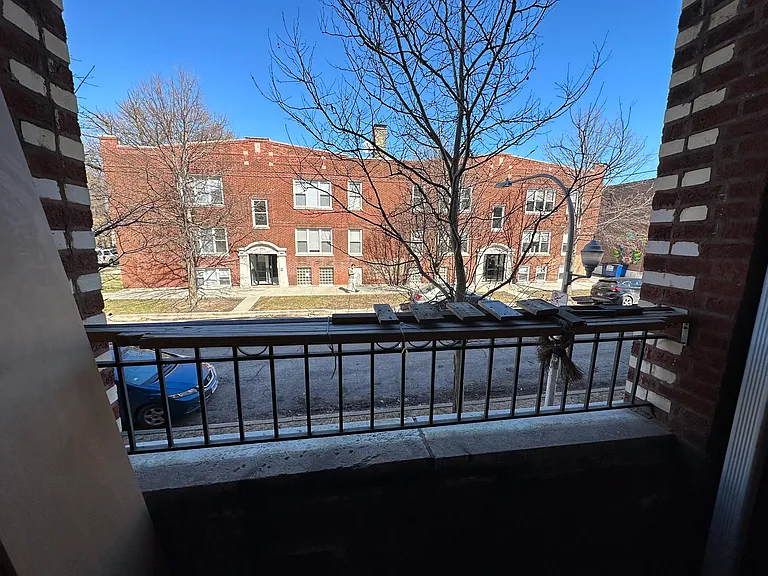 3923 W Altgeld St — Photo 10
